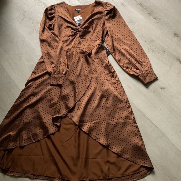EXPRESS POLKA DOT‎ LONG SLEEVE TWIST FRONT MIDI DRESS NWT SZ MED - Picture 10 of 16